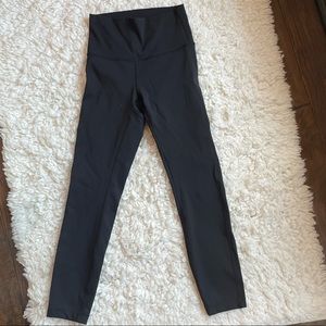 Lululemon black legging, size 4 in excellent cond.
